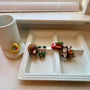 Nora Fleming Bundle – Serving Platter, Utensil Crock + 6 Minis (Never Used)